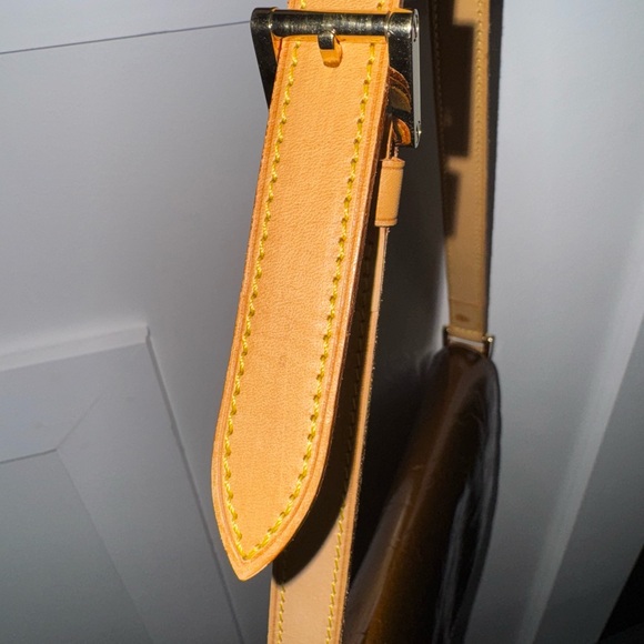 Louis Vuitton Bronze Vernis Monogram Shoulder Bag Thompson Street - Picture 3 of 10